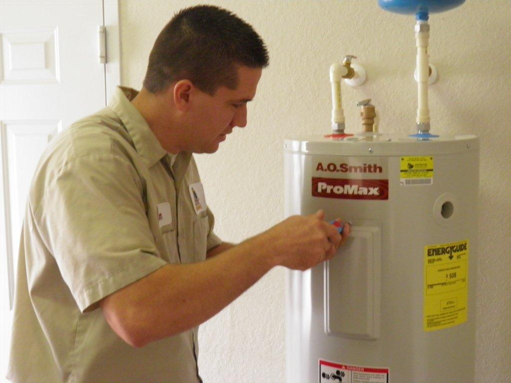 Sửa máy nước nóng chuyên nghiệp tại quận 1