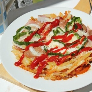 Dùng lò vi sóng làm món pizza khoai tây siêu tốc
