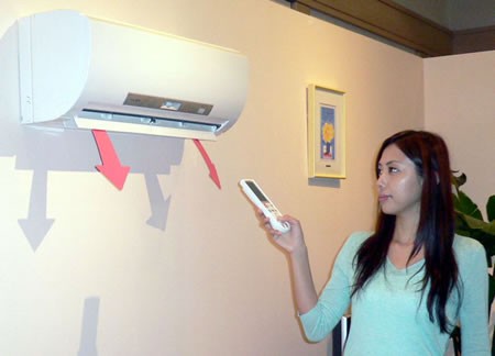 Tắt bằng điều khiển máy lạnh có ngốn điện hay không?
