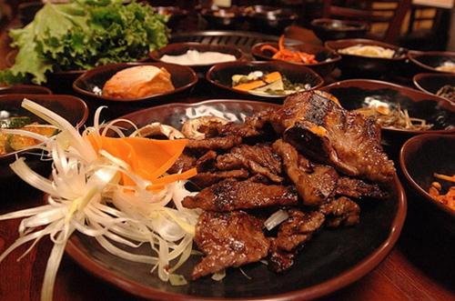 Thịt nướng kim chi thơm ngon từ lò vi sóng
