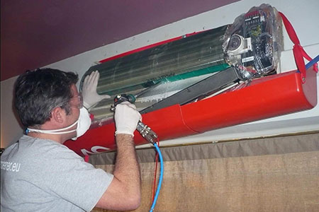 Vệ sinh máy lạnh quận Tân Phú