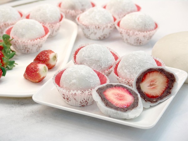 Lò vi sóng có thể làm mochi dâu tây cực ngon